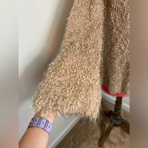 Mystree Fuzzy Sweater (M) - Picture 5 of 7